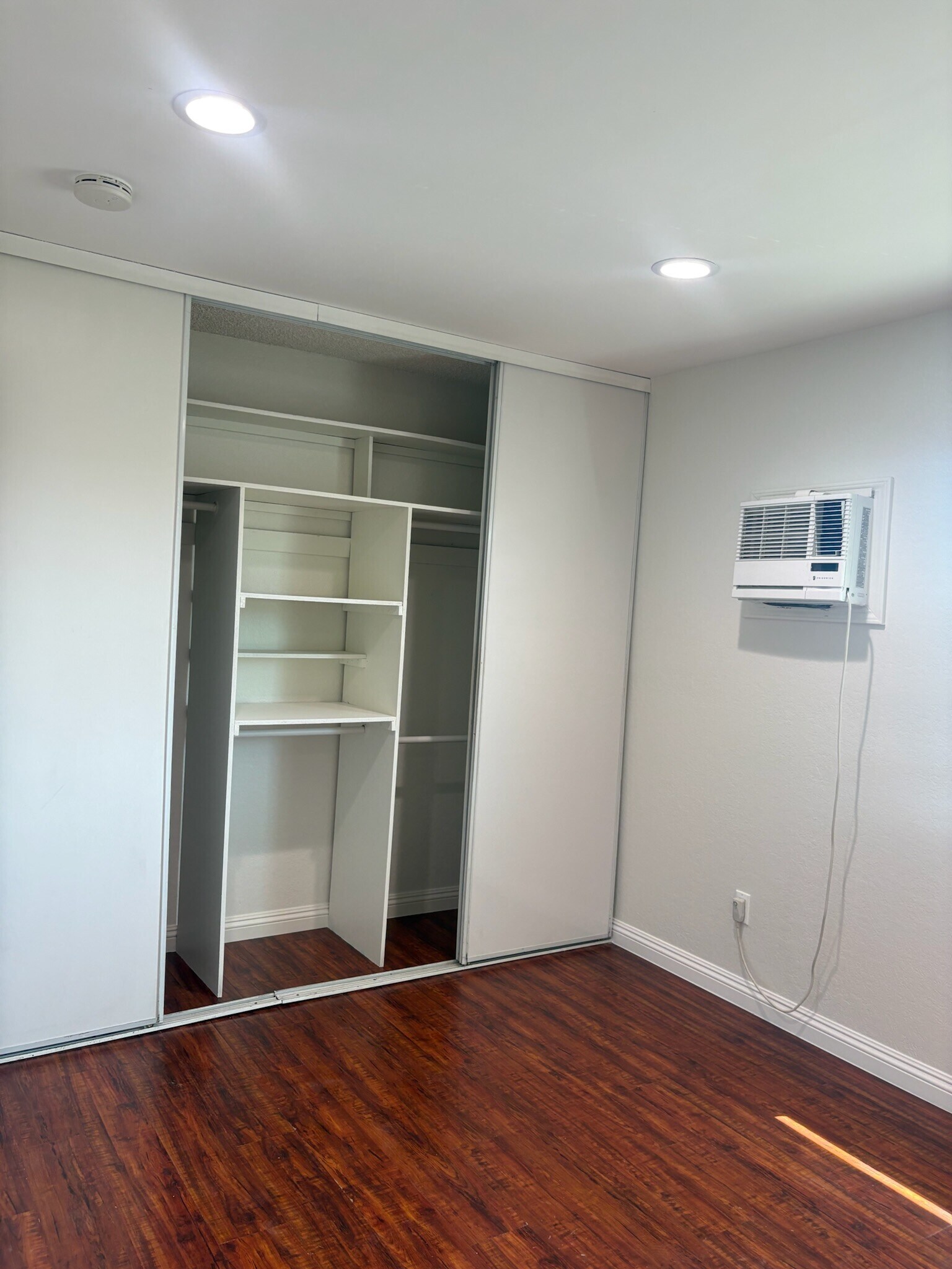 Building Photo - 8657 Cll Del Prado