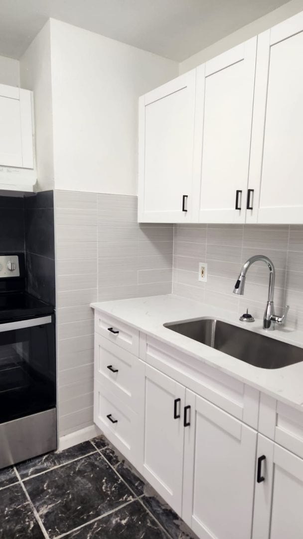 Building Photo - Renovated 4/2 Home Tampa Available Now