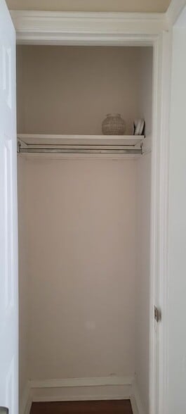 Building Photo - 7113 Castor Ave