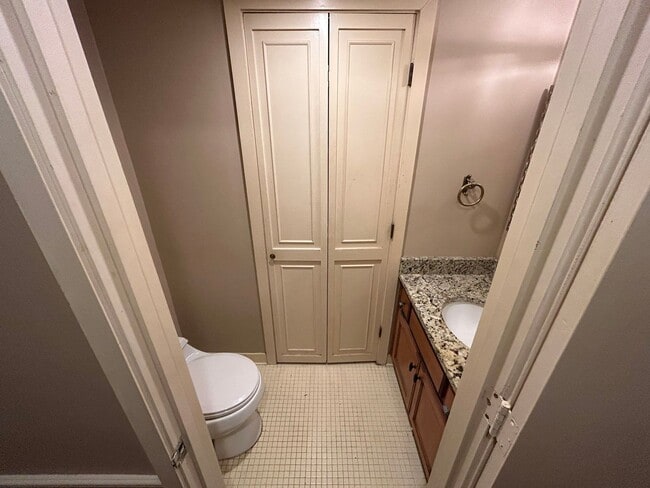 Building Photo - 5735 Barfield Cir