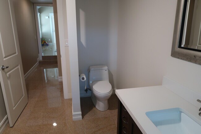 Building Photo - 1087 NE Quinn Pl
