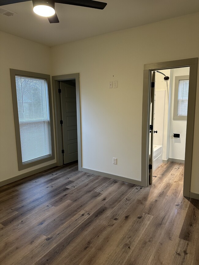 Building Photo - 125 Cayuga St