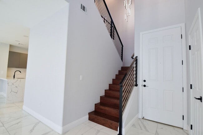 Building Photo - Charming Mediterranean-Style Townhome in G...