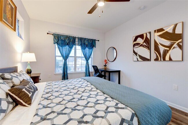 Building Photo - 7510 Lazy Creek Dr