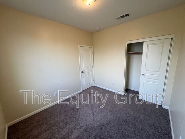 Building Photo - 625 E Monte Verde Ave