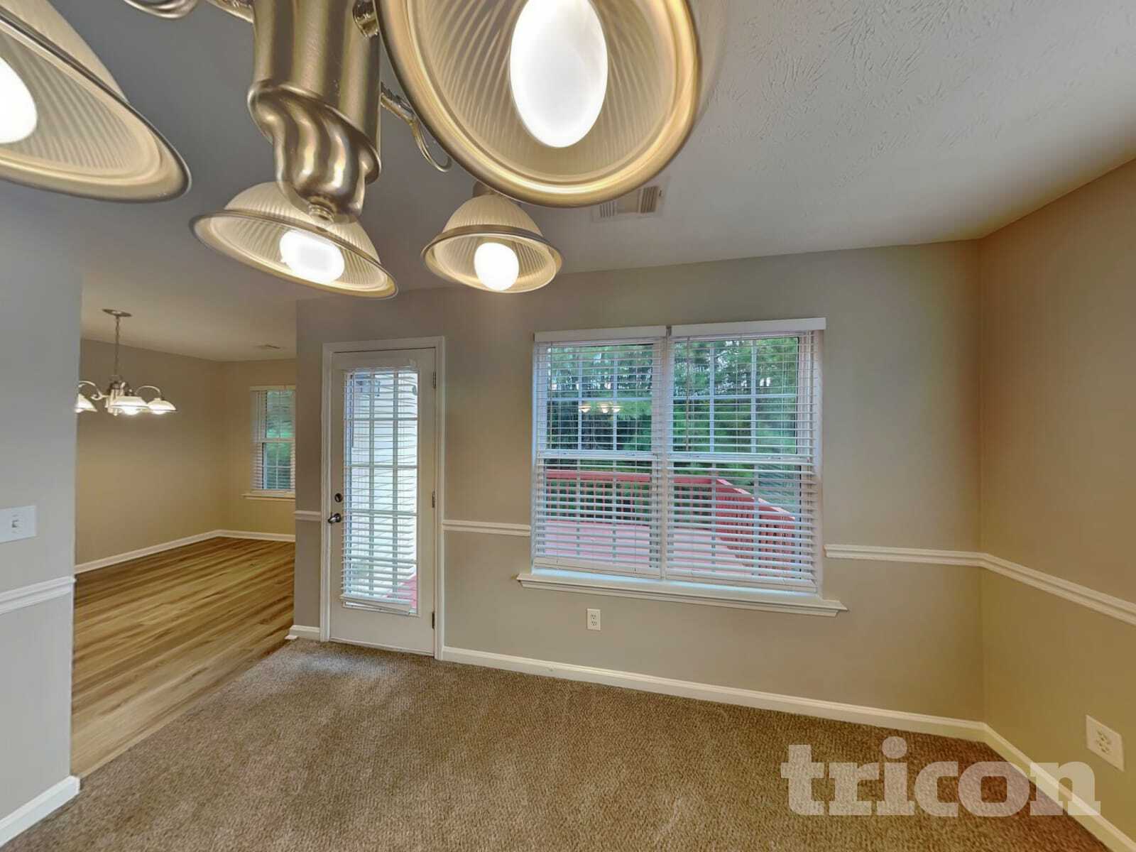 Building Photo - 1420 Buckingham Pl