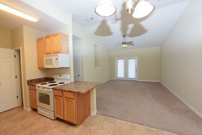 Building Photo - 317 Dominion Dr