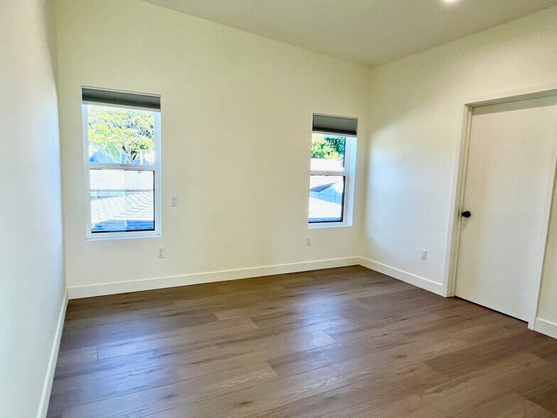 2nd bedroom - 9946 Farragut Dr