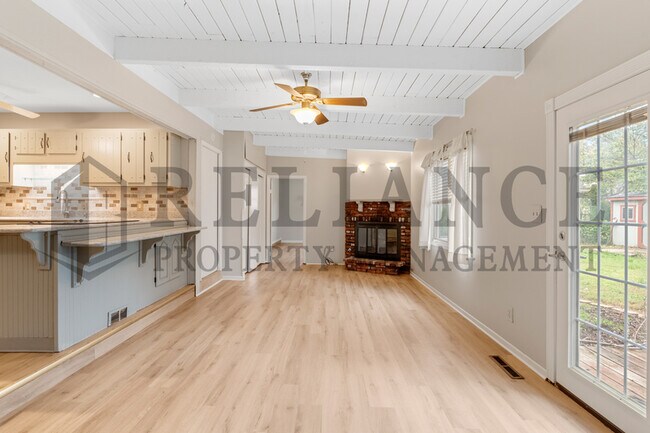 Building Photo - 913 N Wilbur Ln