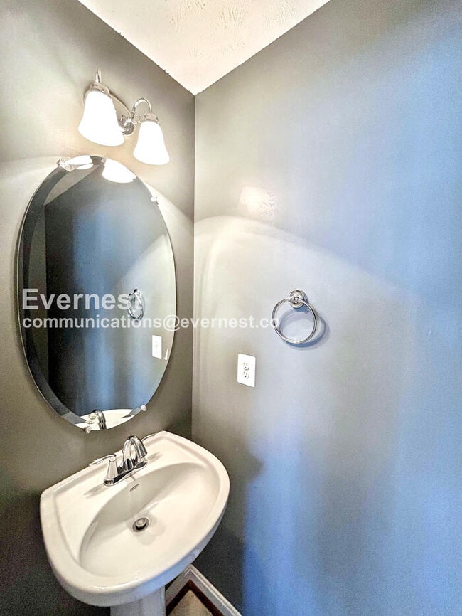 Building Photo - 18337 Democracy Ave