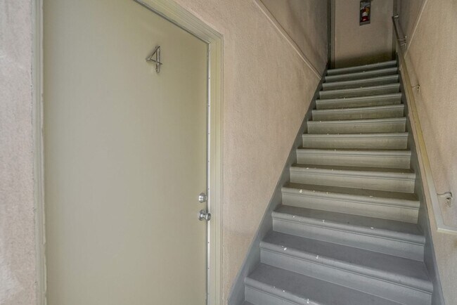 Interior Photo - 6545 S. Victoria Ave