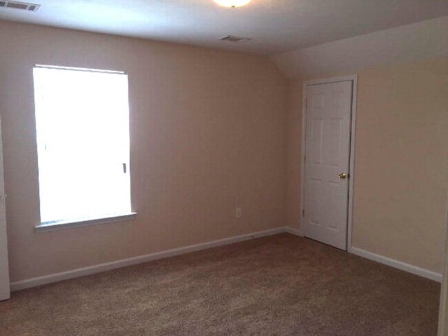 Building Photo - 913 Cabot Cove