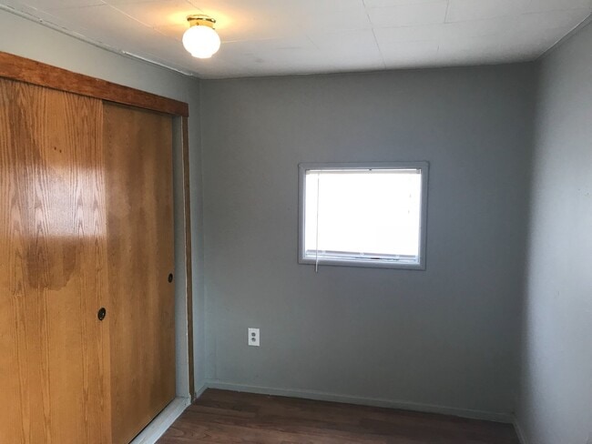 Building Photo - 220 Doty St