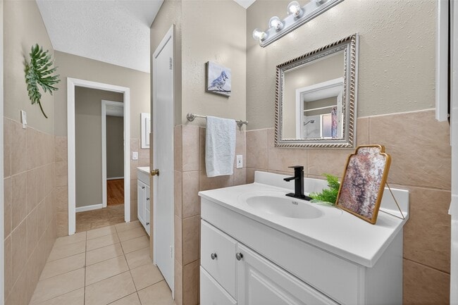 Building Photo - 2314 Pilgrims Bend Dr