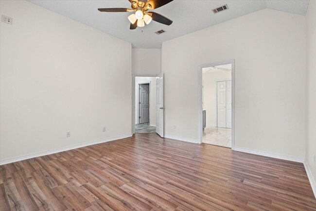 Building Photo - Four Bedroom in West Mobile