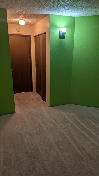 Building Photo - 2201 Romig Pl