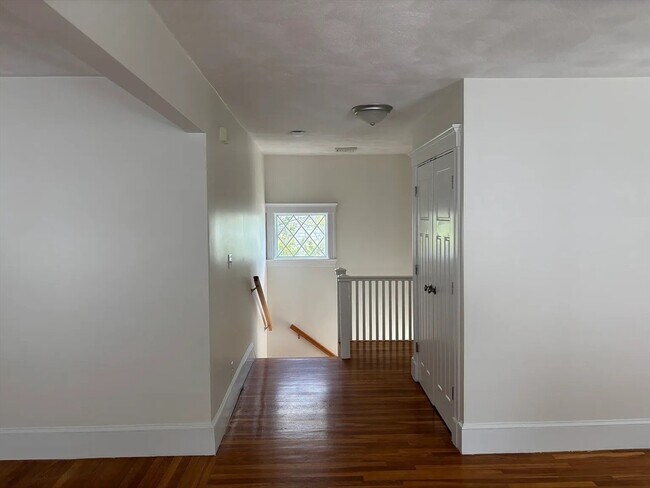 Building Photo - 251 Brown St