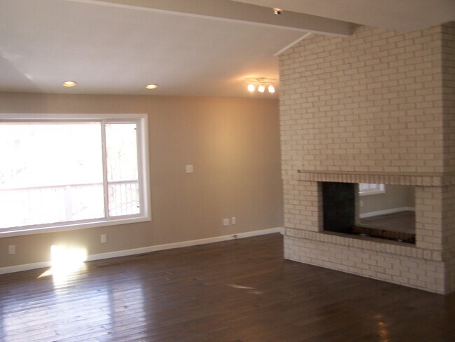 Dining room - 1527 Myrtle Dr