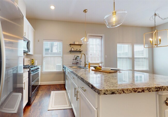 Building Photo - 5430 Camaguey St