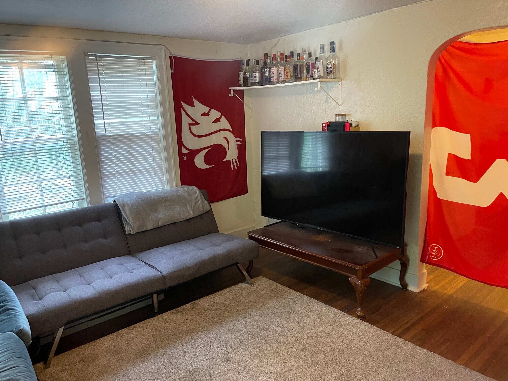 Building Photo - 810 NE Michigan St