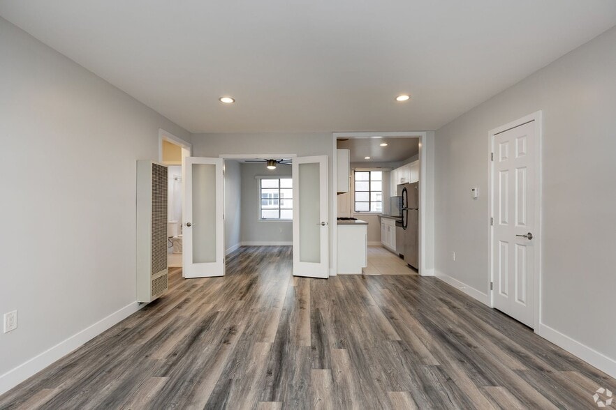 Interior Photo - 970 N. Serrano Ave.