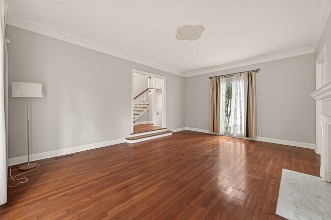 Building Photo - 7128 Staffordshire Blvd