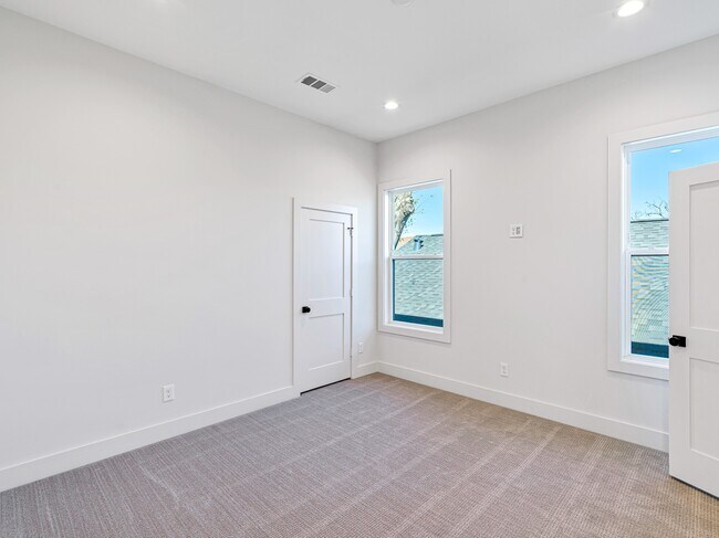 Building Photo - 1207 Tabor St