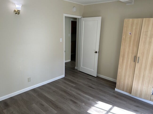 Building Photo - Remodeled 3 Bedroom, 2 Bath Home