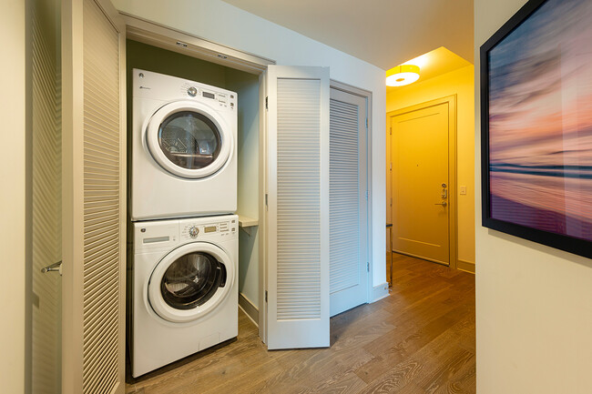 Building Photo - Modern Living: Explore Our Stylish Studio ...