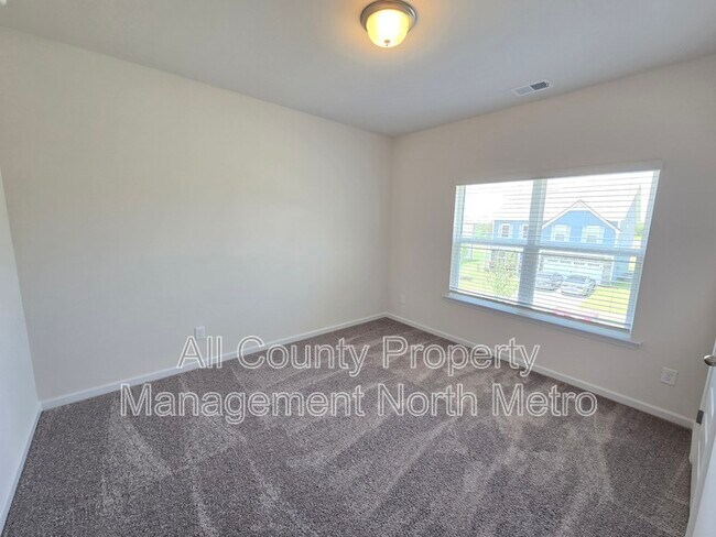 Building Photo - 519 Ozark Ln