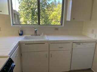 Building Photo - 2740 Tachevah Dr