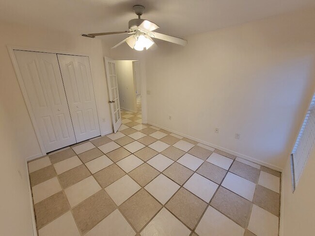 Building Photo - 2725 Feiffer Cir