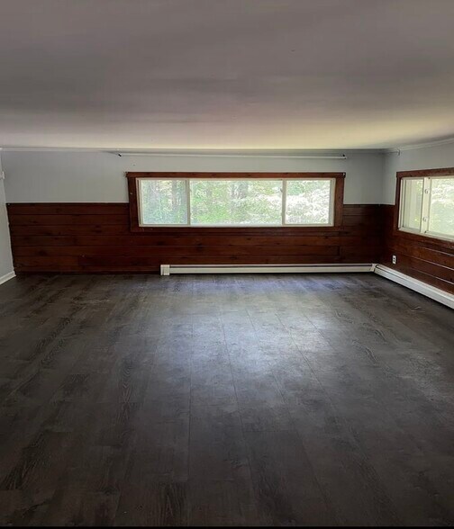 Building Photo - 2 Oakfield Dr