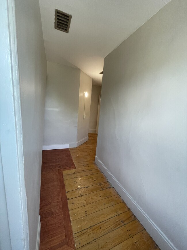 Building Photo - 51 Loomis St