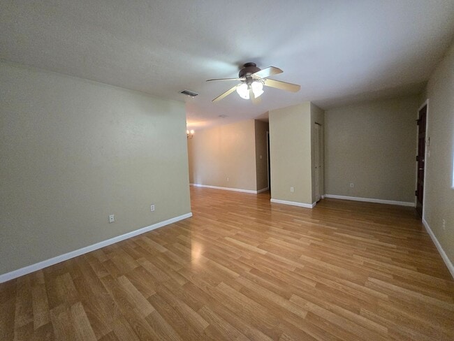 Building Photo - 4402 NW 30th Ter
