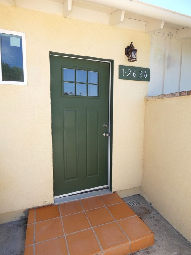 Building Photo - *Available NOW  in Whittier!*