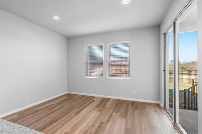 Building Photo - 453 Gaida Loop
