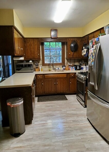Building Photo - 5469 Ranier Dr