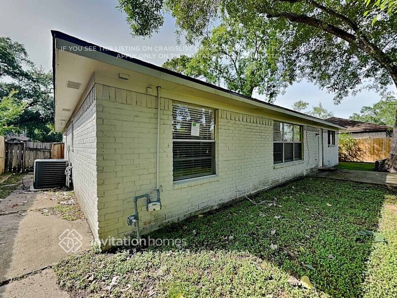 Building Photo - 3209 Wavecrest St