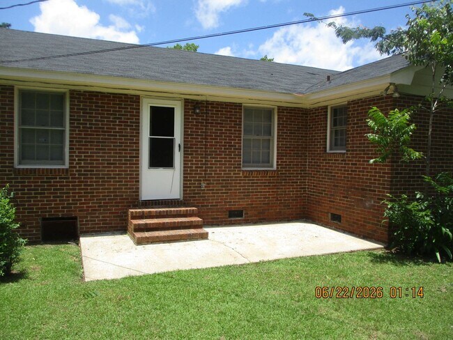 Building Photo - 1108 Duke Ln