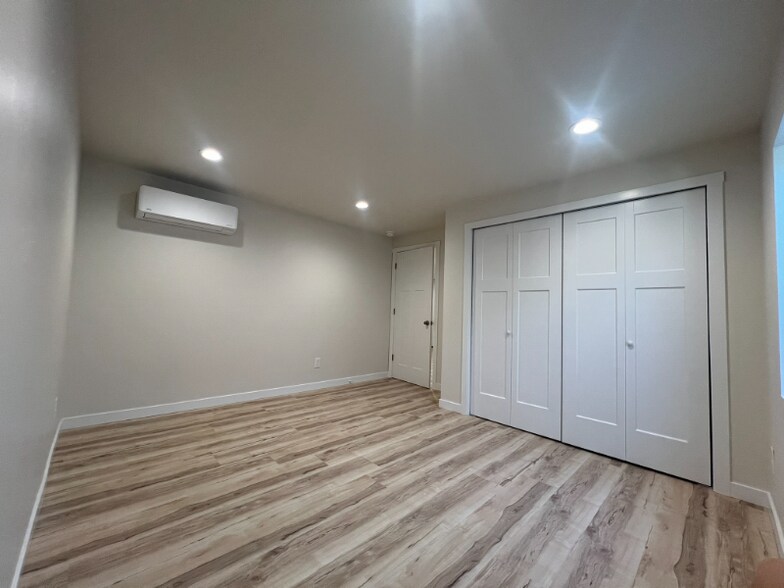 Building Photo - 3923 W Rock Is Ave