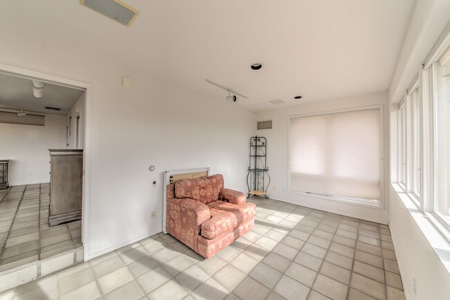 Building Photo - SANDIA HEIGHTS EXECUTIVE RENTAL 2+Story 3B...
