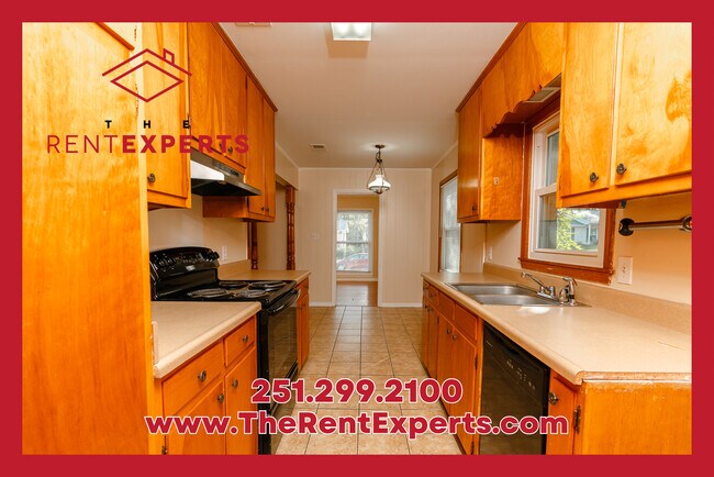 Building Photo - 5466 Vanderbilt Dr