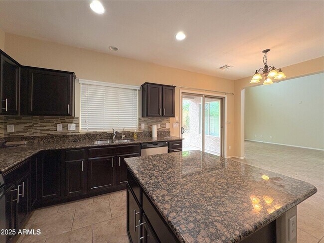 Building Photo - 5424 W Hobby Horse Dr