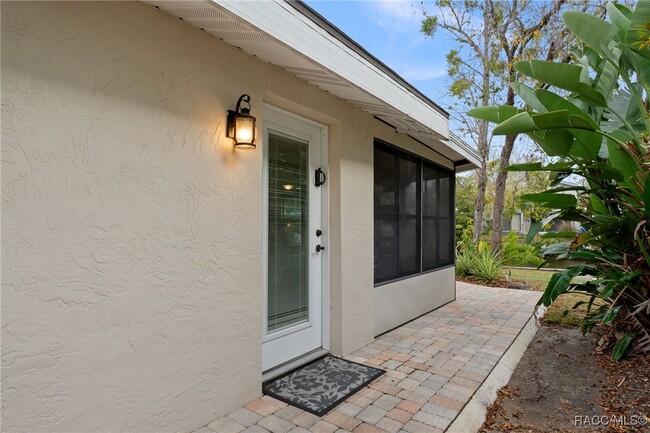 Building Photo - 11482 W Clubview Dr