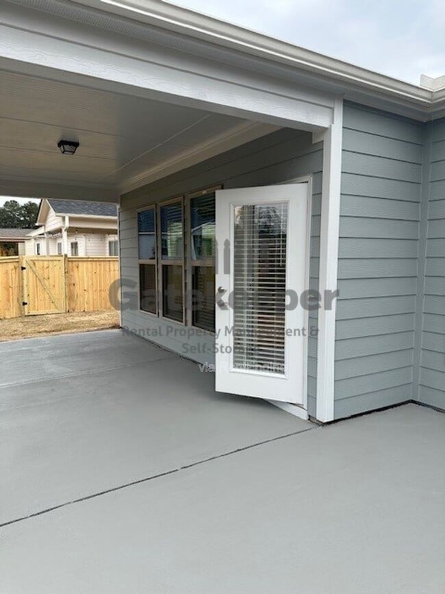 Building Photo - 505 Colebrook Wy