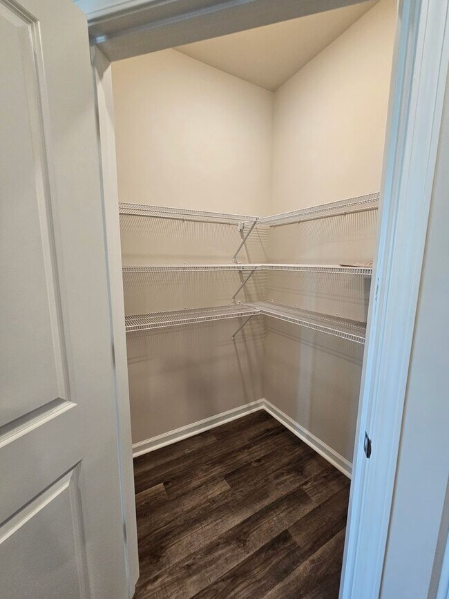 Building Photo - 3015 Long Spur Dr