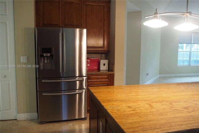 Building Photo - 2750 Jockey Cir