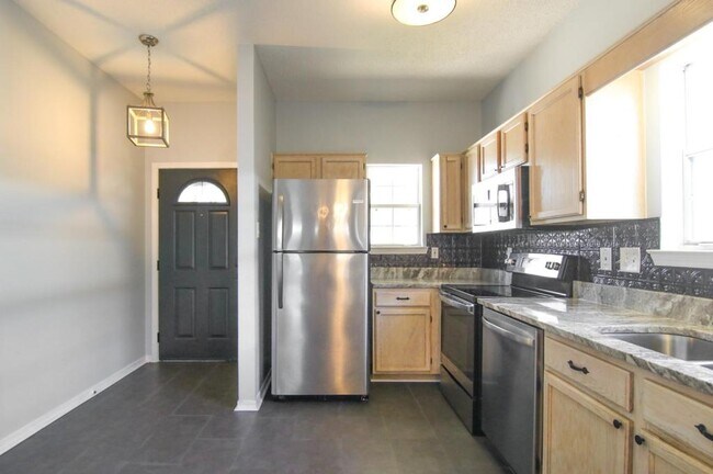 Building Photo - 7943 Audubon Dr