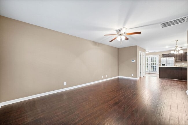 Building Photo - Nice Townhome in Governors Crossing Ready for you to Call home before Christmas